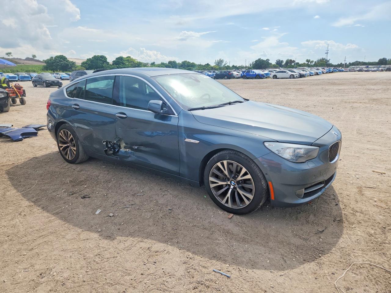 2013 BMW Seria 5 550i - zdjęcie 4