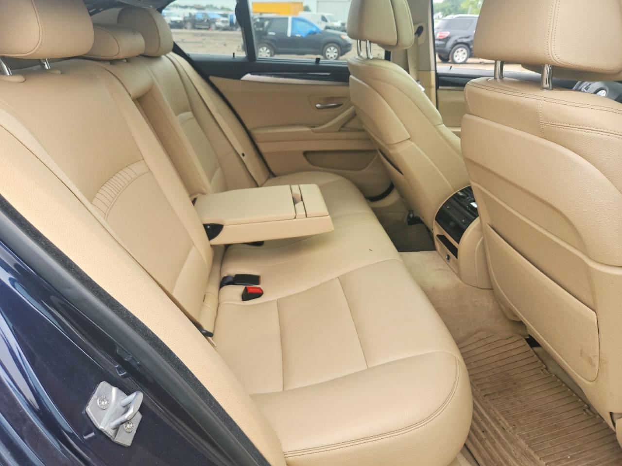 2014 BMW Seria 5 535i - zdjęcie 10