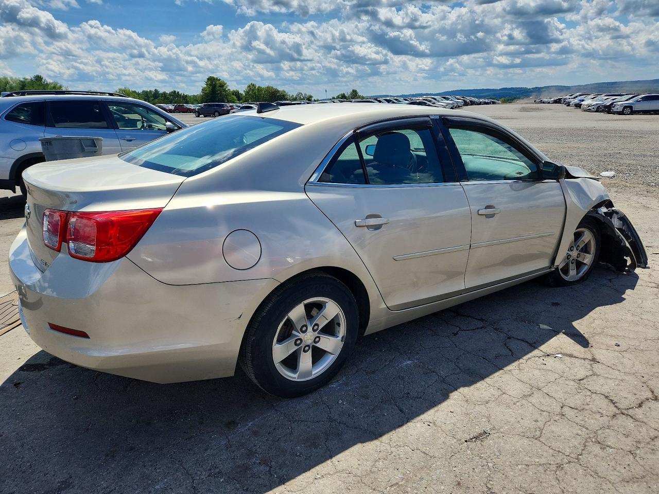 2013 Chevrolet Malibu Ls - zdjęcie 3