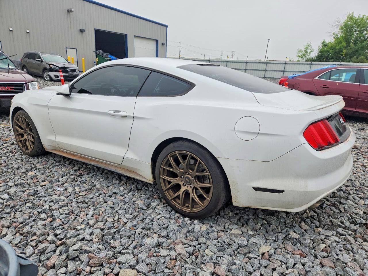 2015 Ford Mustang - zdjęcie 2