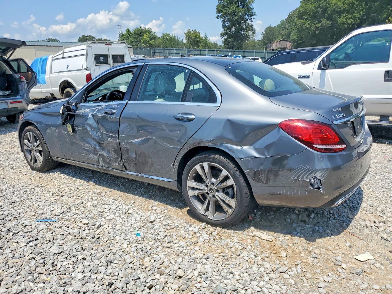 2021 Mercedes-Benz C 300 4Matic - zdjęcie 2