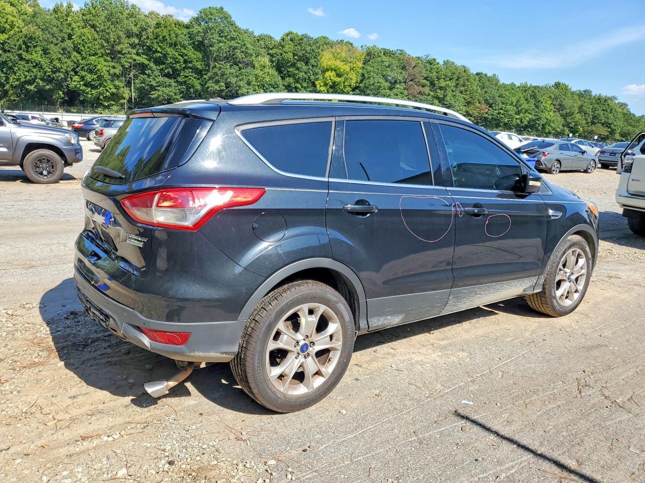 2014 Ford Escape Titanium - zdjęcie 3