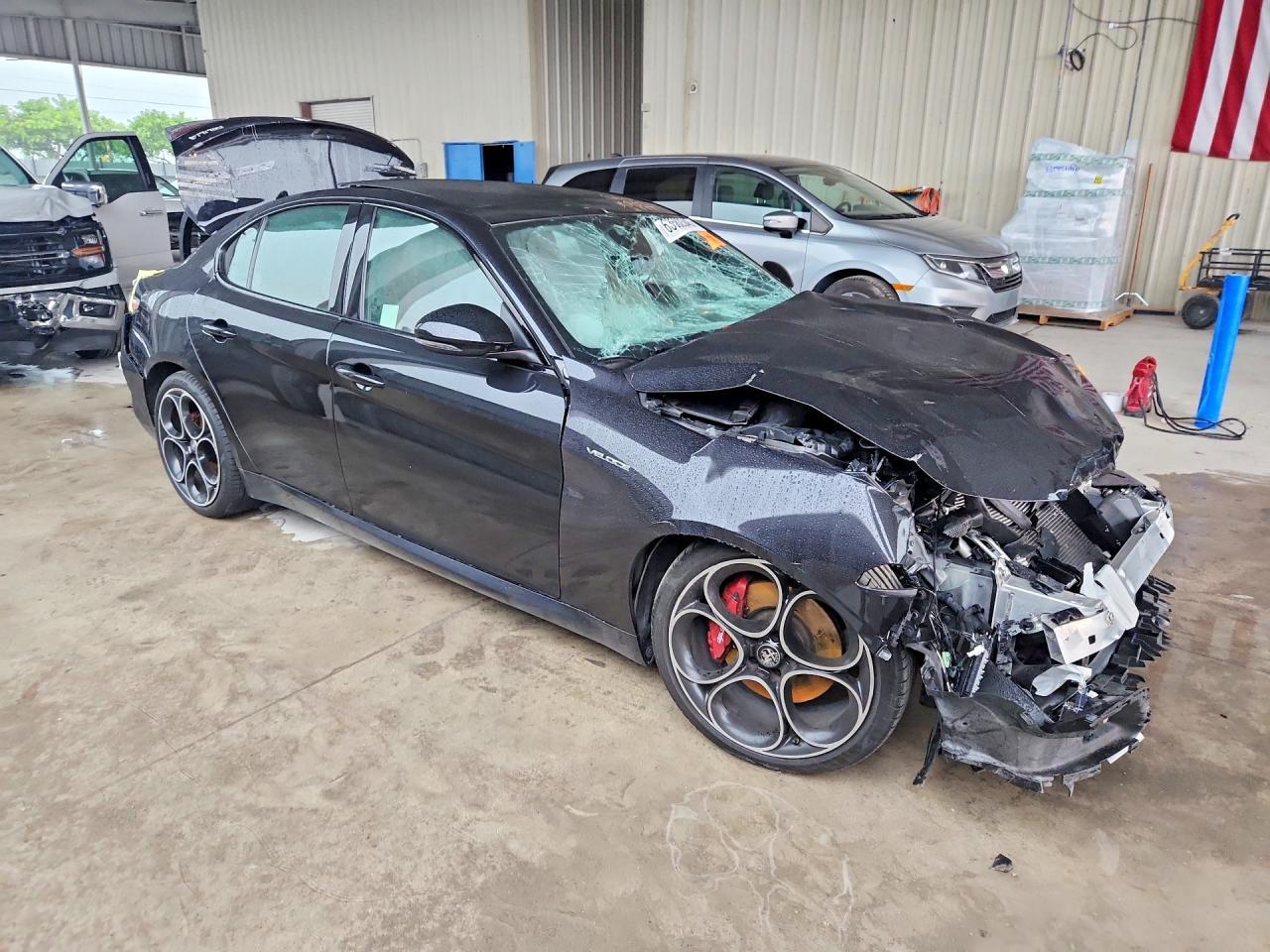 2024 Alfa Romeo Giulia Ti - zdjęcie 4