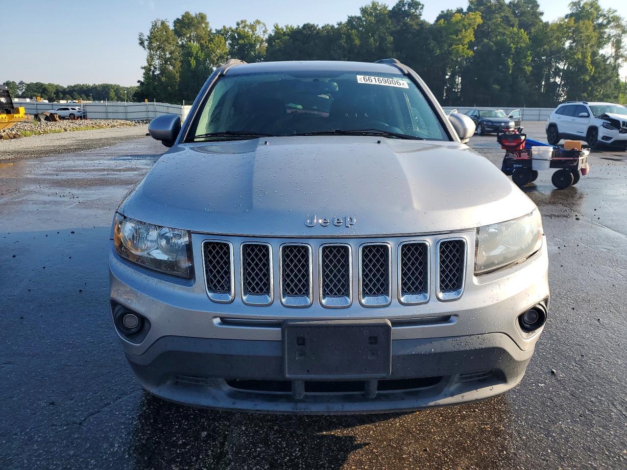 2016 Jeep Compass Latitude - zdjęcie 5