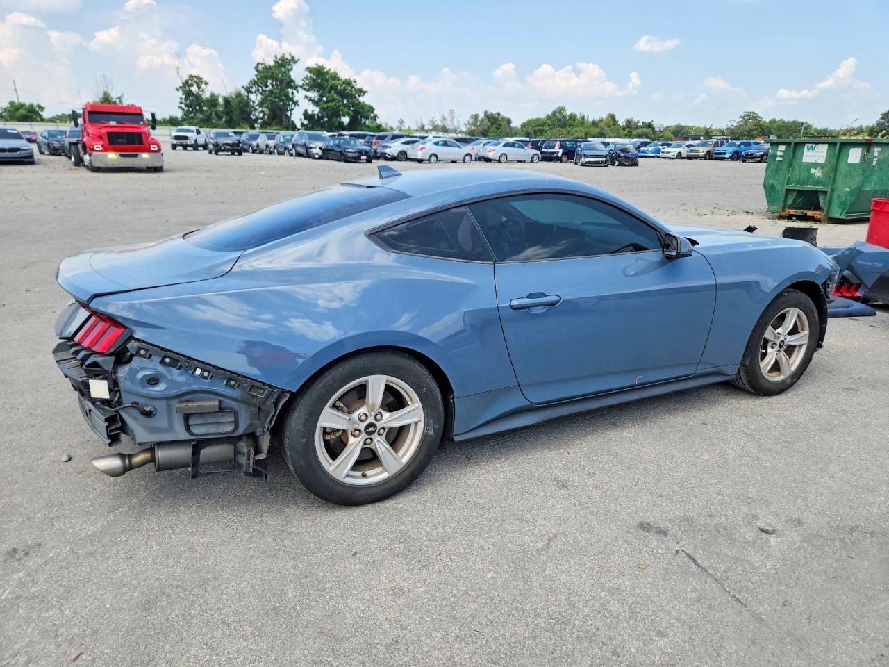2024 Ford Mustang - zdjęcie 3