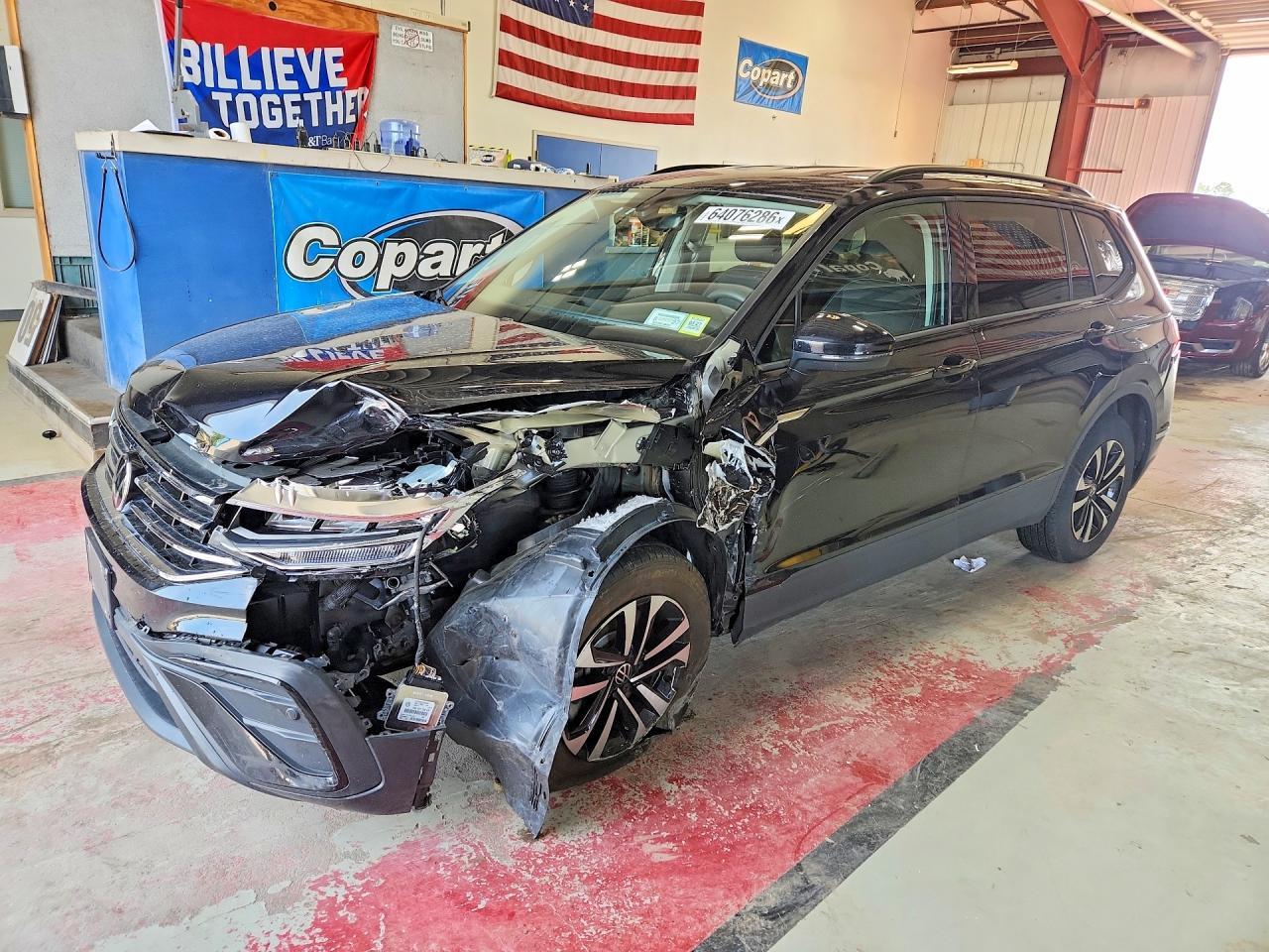 2023 Volkswagen Tiguan S - zdjęcie główne