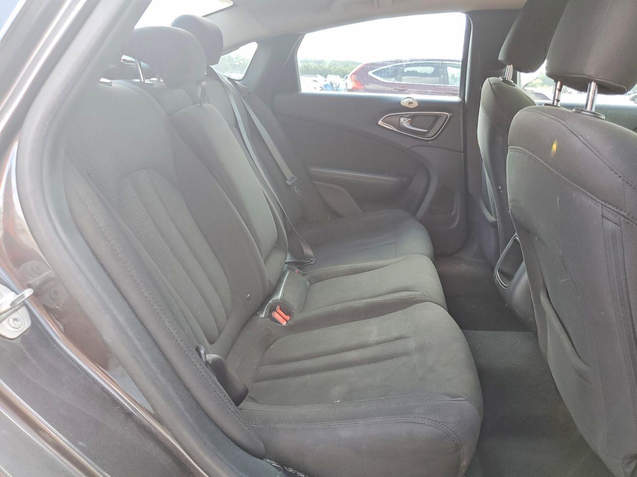 2016 Chrysler 200 Limited - zdjęcie 10