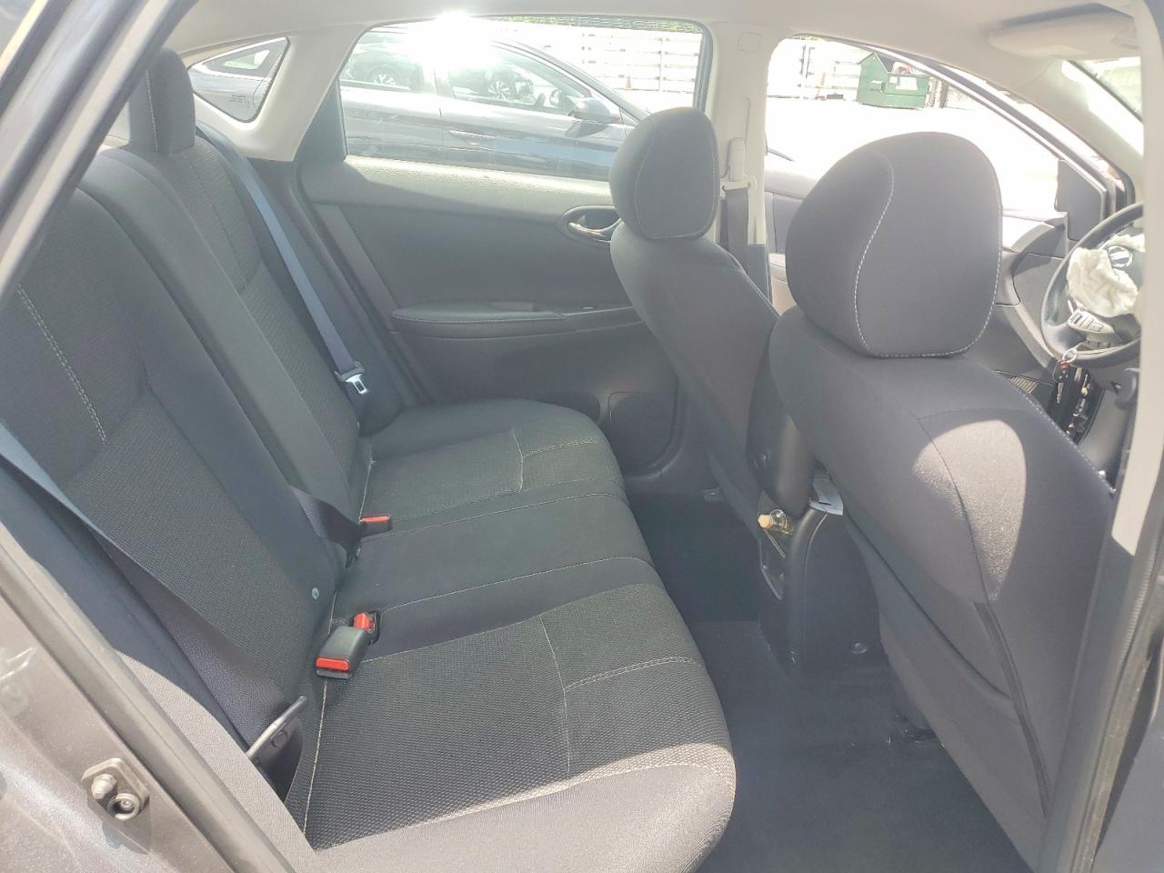 2016 Nissan Sentra S - zdjęcie 10