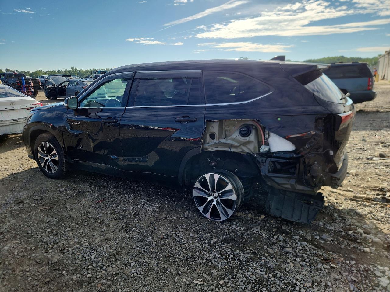 2021 Toyota Highlander Hybrid Xle - zdjęcie 2