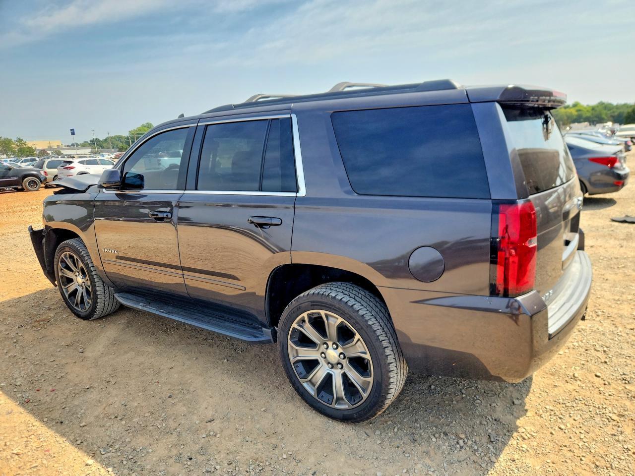 2017 Chevrolet Tahoe C1500 Ls - zdjęcie 2