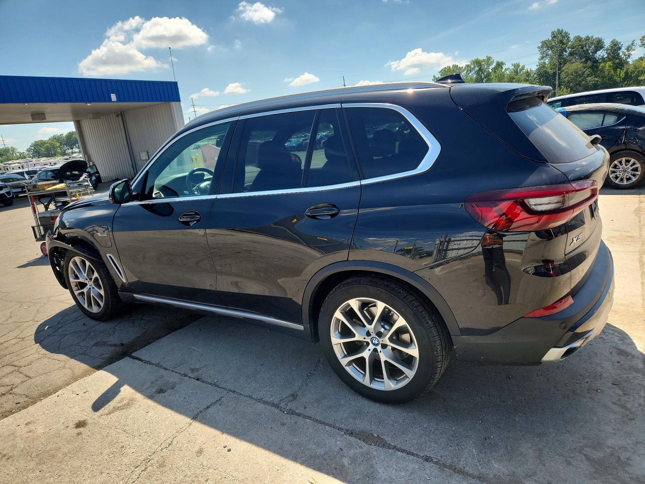 2022 BMW X5 xDrive45E - zdjęcie 2