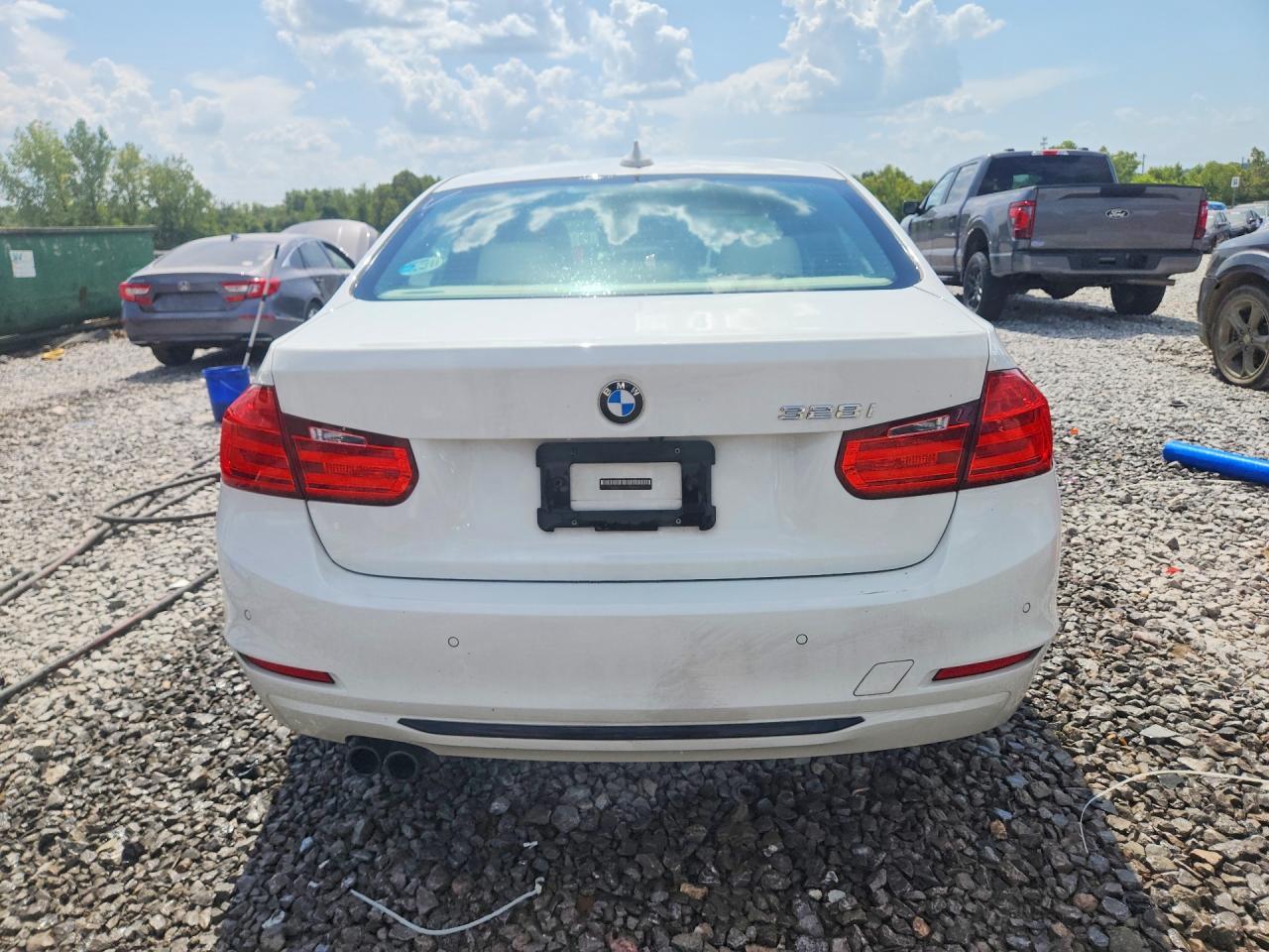 2015 BMW 328 I - zdjęcie 6
