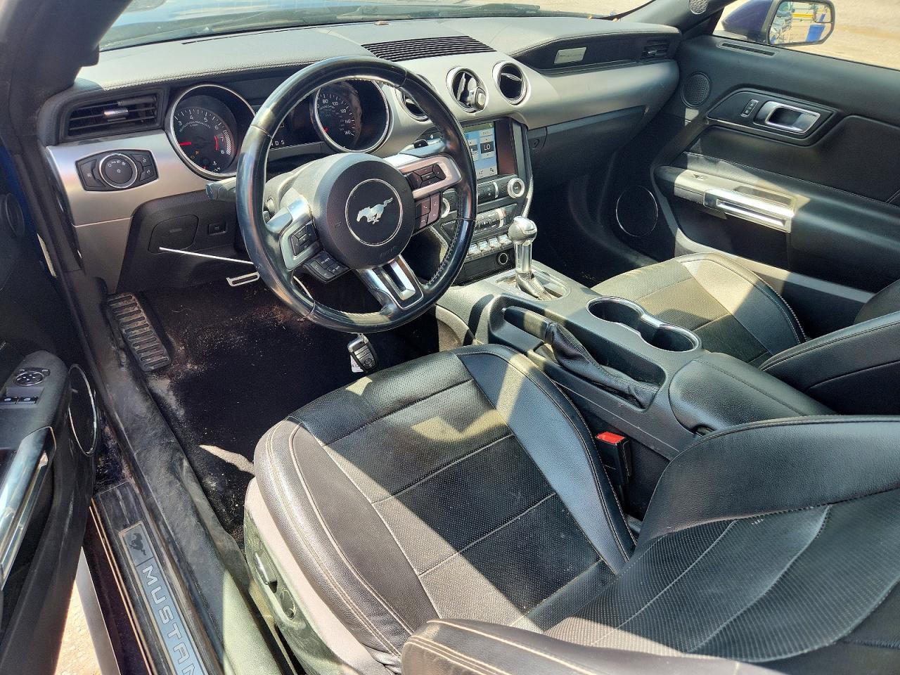 2019 Ford Mustang - zdjęcie 8