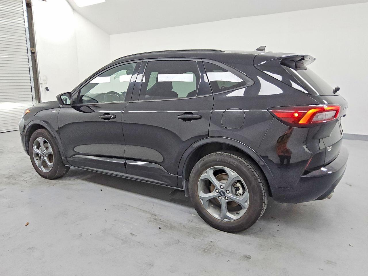 2023 Ford Escape St Line - zdjęcie 2