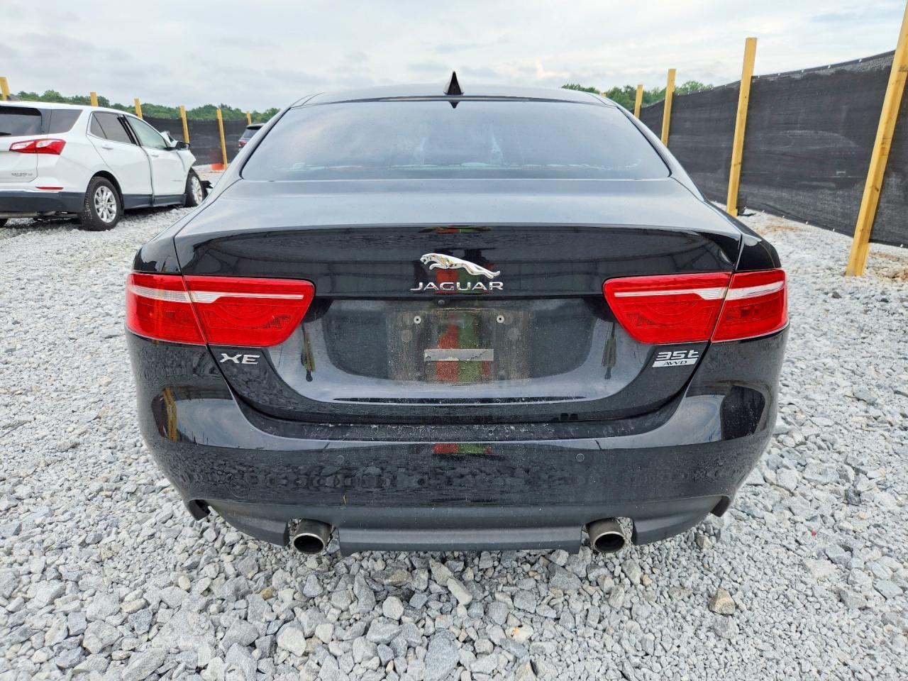 2017 Jaguar Xe Premium - zdjęcie 6