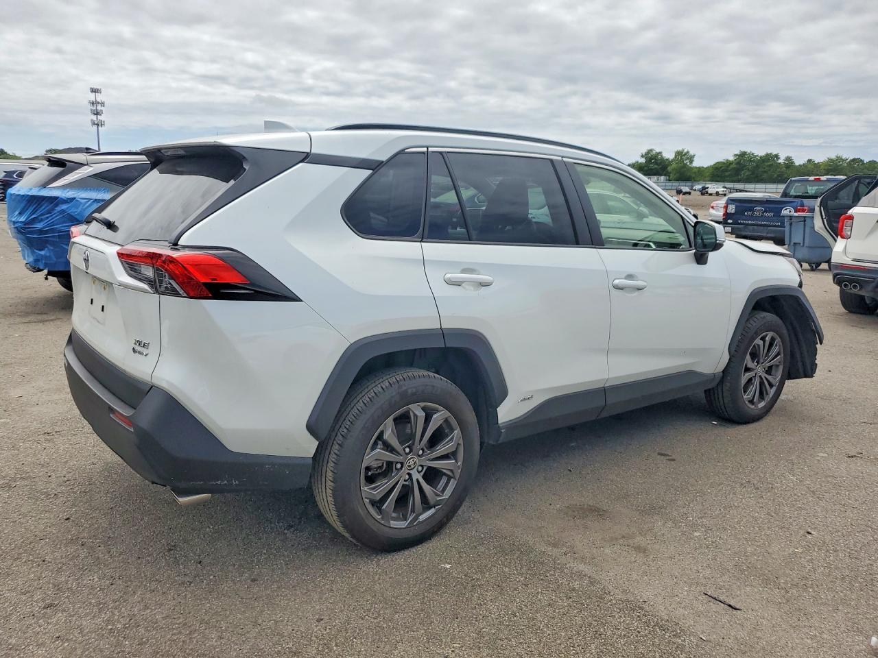 2025 Toyota Rav4 Xle Premium - zdjęcie 3