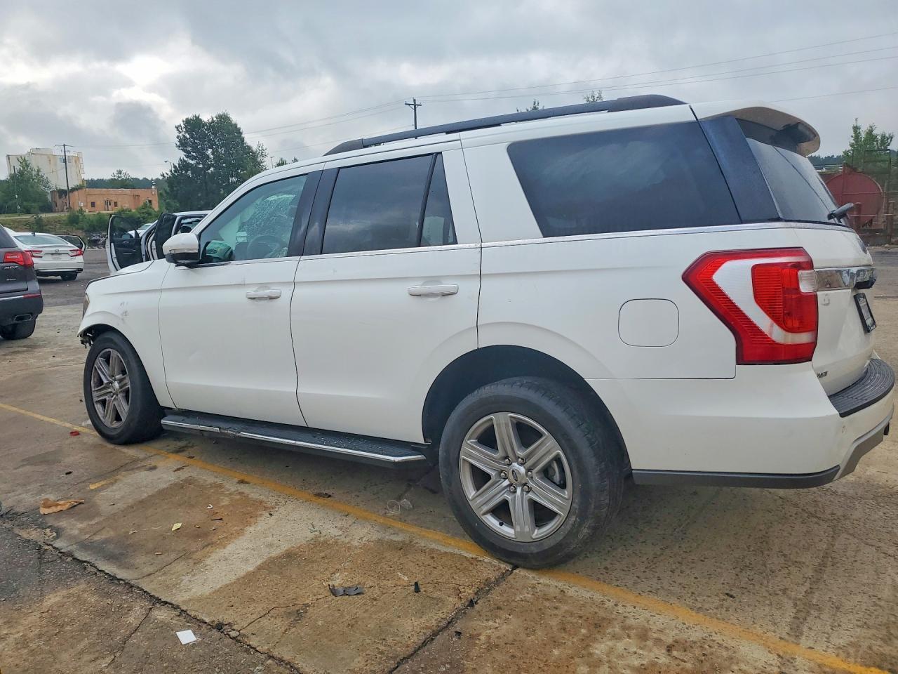 2020 Ford Expedition Xlt - zdjęcie 2