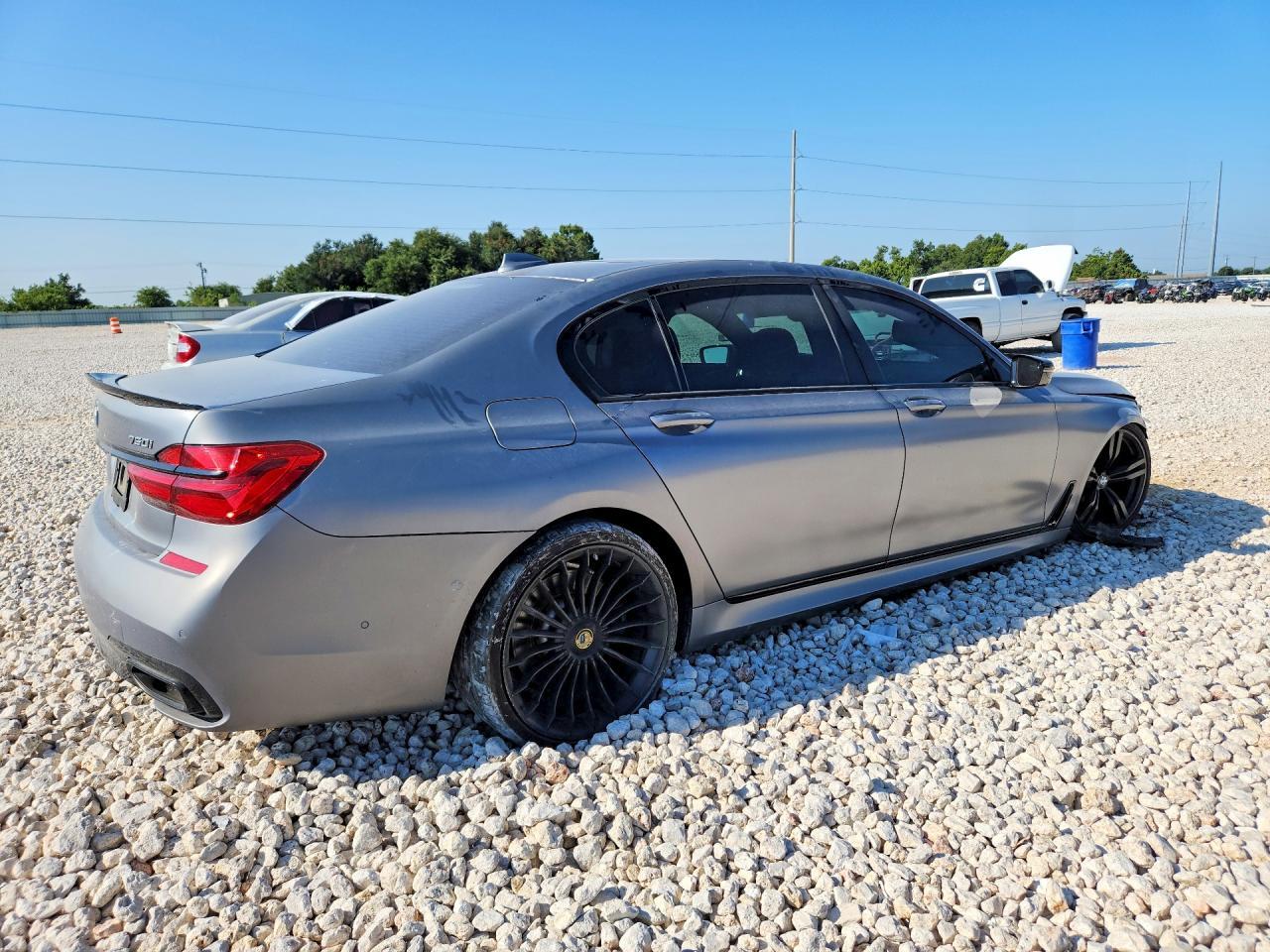 2018 BMW 750 I - zdjęcie 3