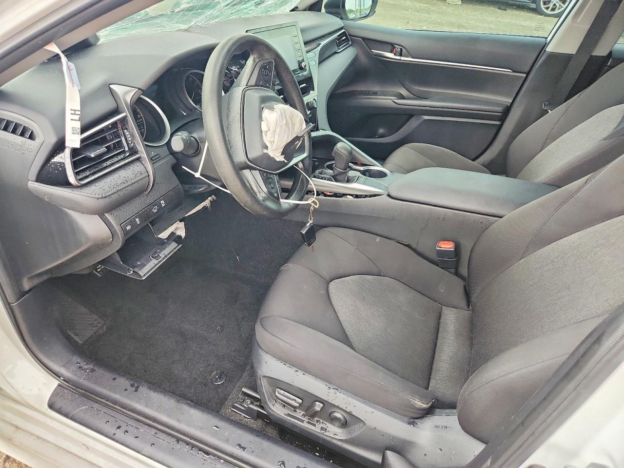 2023 Toyota Camry Le - zdjęcie 7