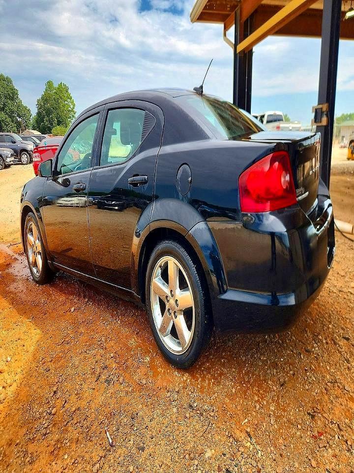 Dodge Avenger - zdjęcie 2