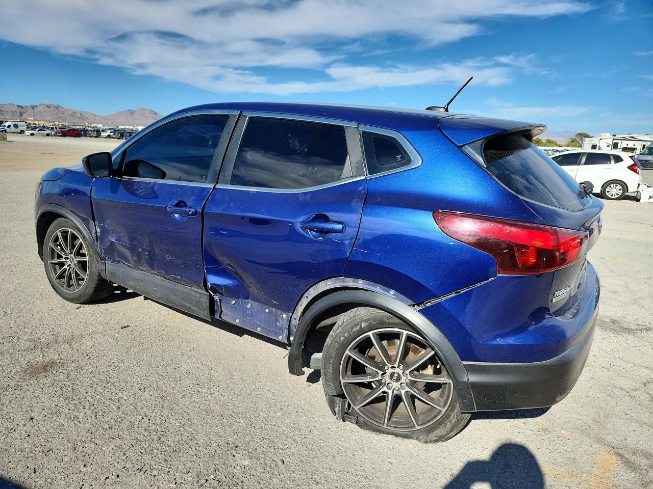 2019 Nissan Rogue Sport S - zdjęcie 2