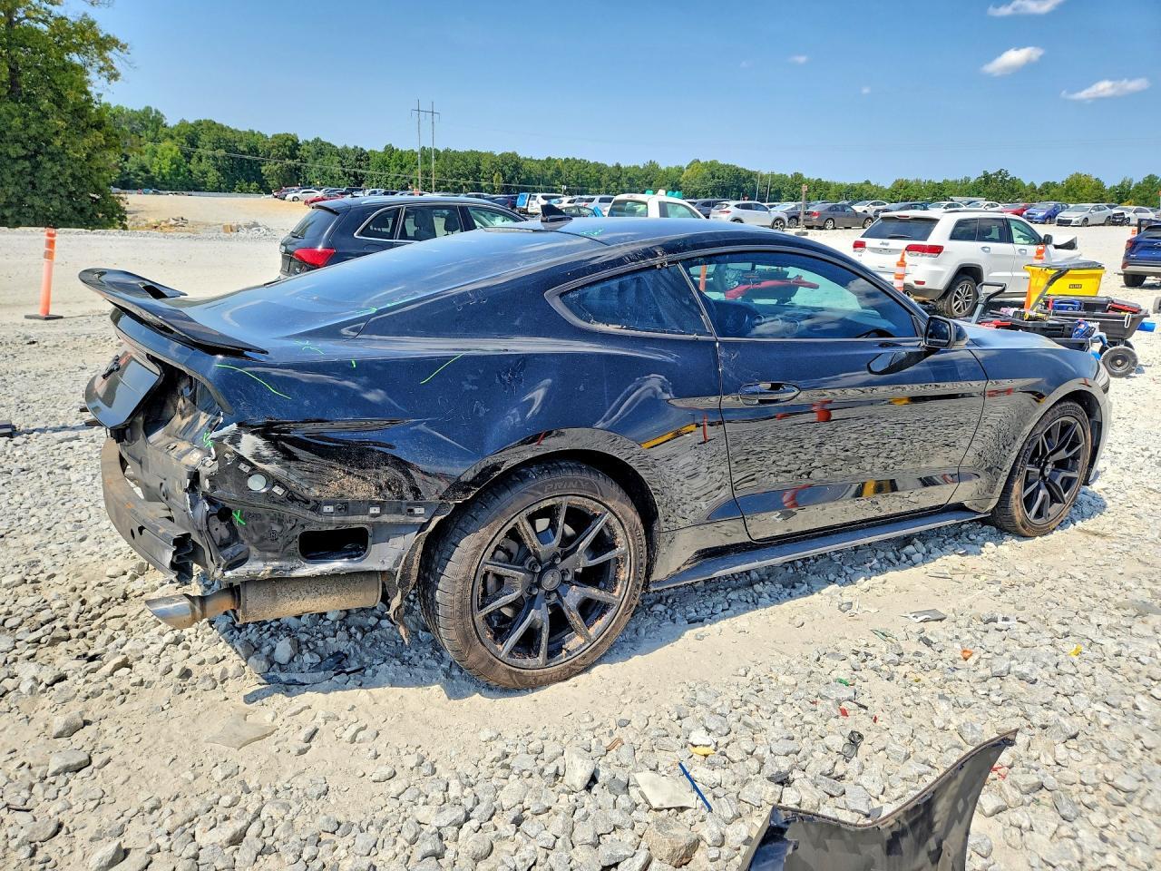 2021 Ford Mustang - zdjęcie 3