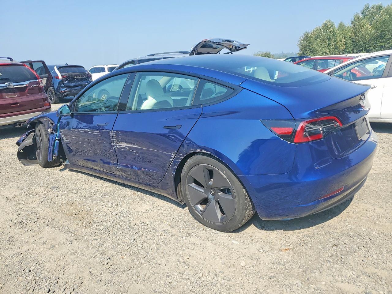 2023 Tesla Model 3 - zdjęcie 2