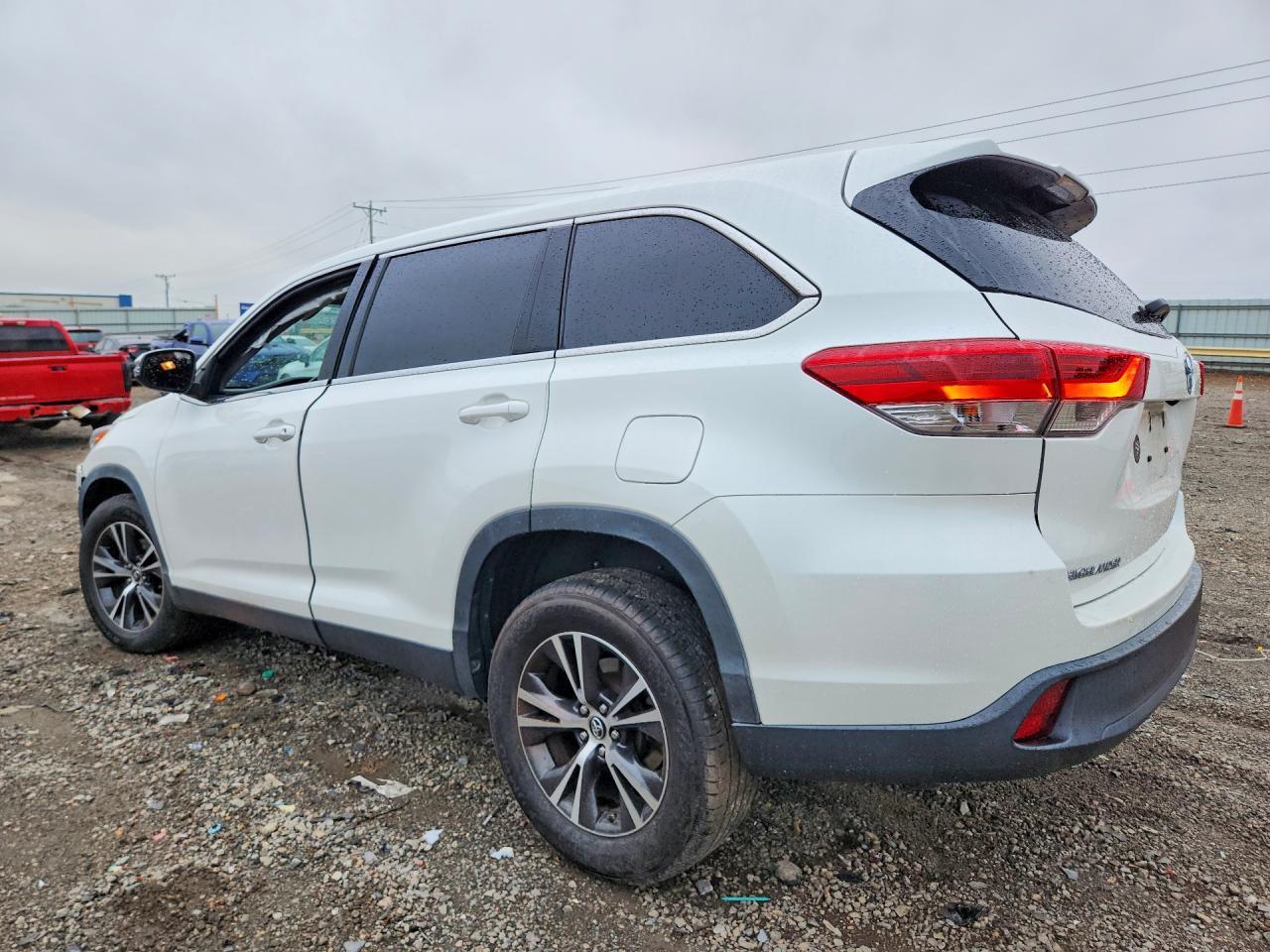 2019 Toyota Highlander Le - zdjęcie 2