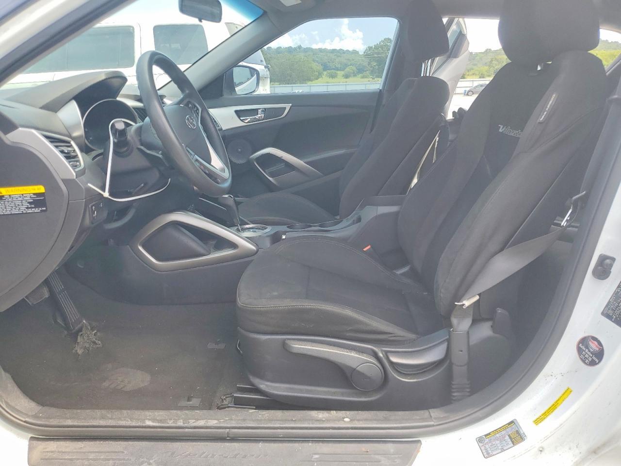 2015 Hyundai Veloster Base - zdjęcie 7