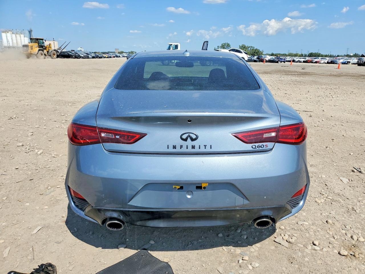 2017 Infiniti Q60 Red Sport 400 - zdjęcie 6