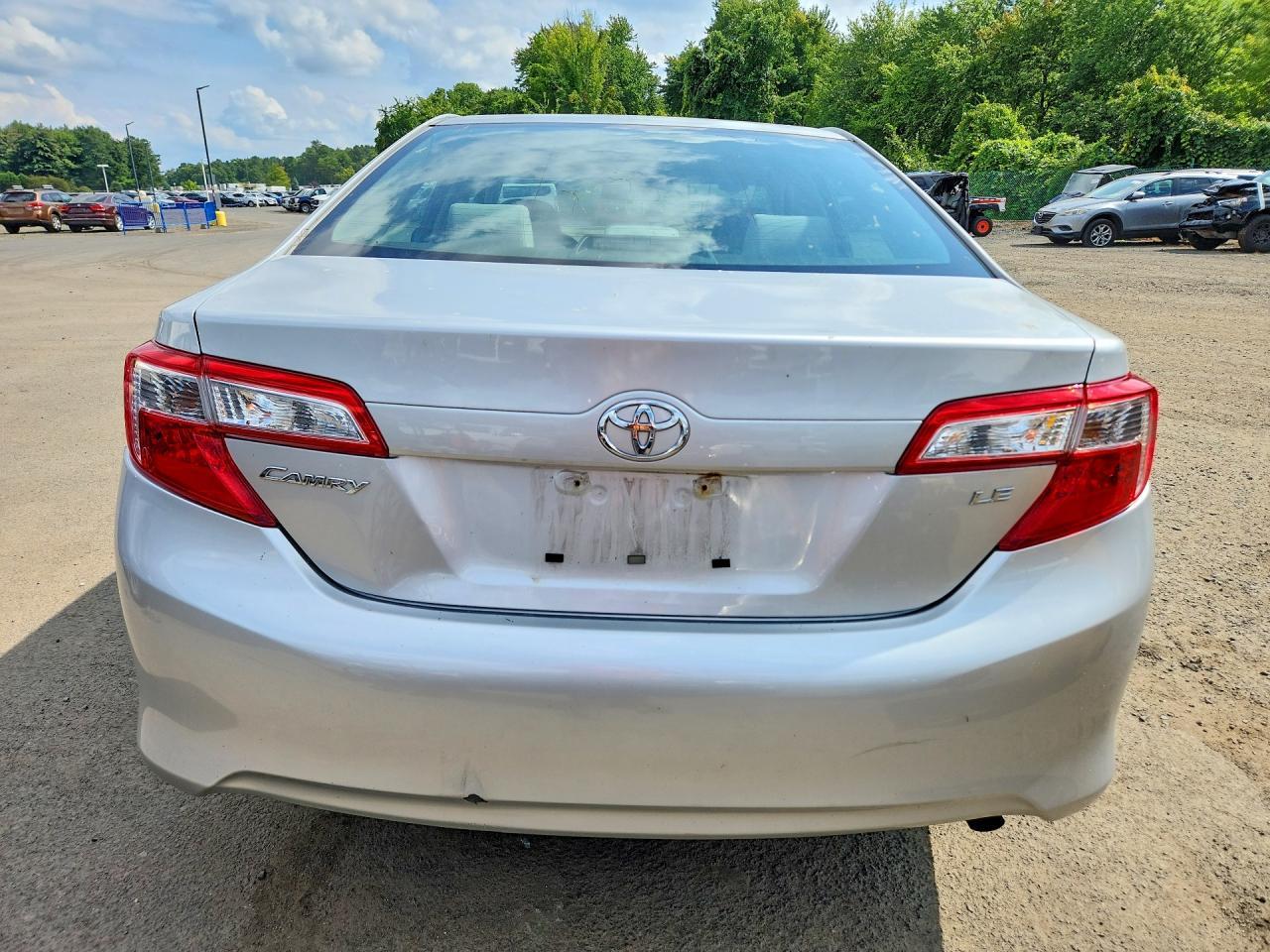 2013 Toyota Camry Le - zdjęcie 6