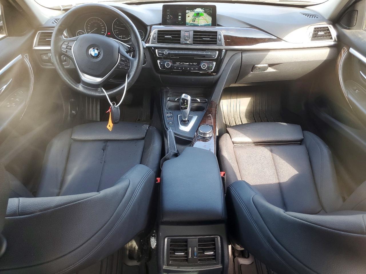 2017 BMW Seria 3 320i - zdjęcie 8