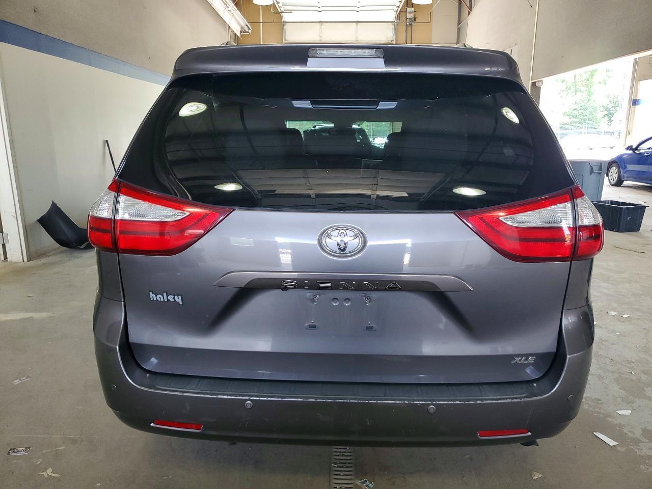 2017 Toyota Sienna Xle Premium 8-Passenger - zdjęcie 6