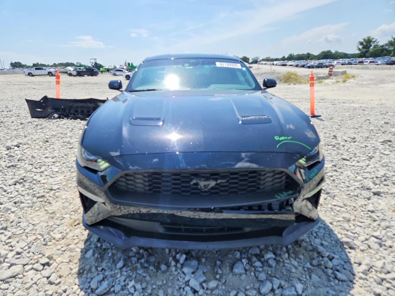 2021 Ford Mustang - zdjęcie 5