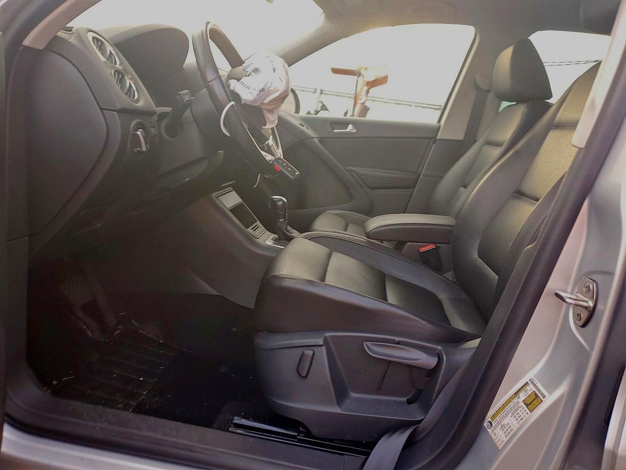 2013 Volkswagen Tiguan S - zdjęcie 7