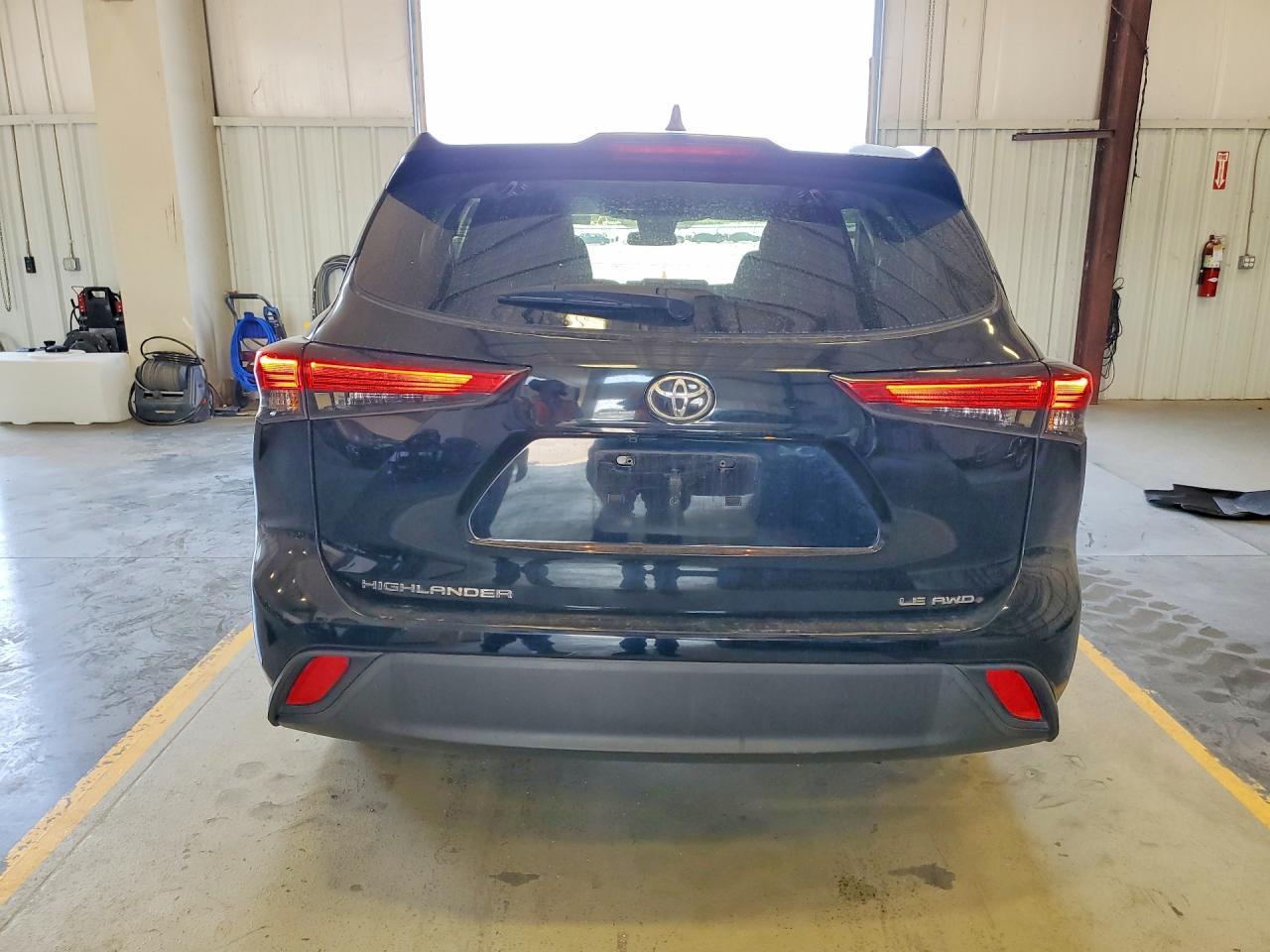 2023 Toyota Highlander Le - zdjęcie 6