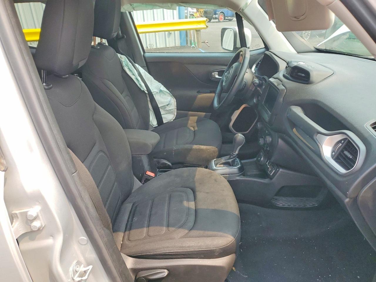 2019 Jeep Renegade Latitude - zdjęcie 7
