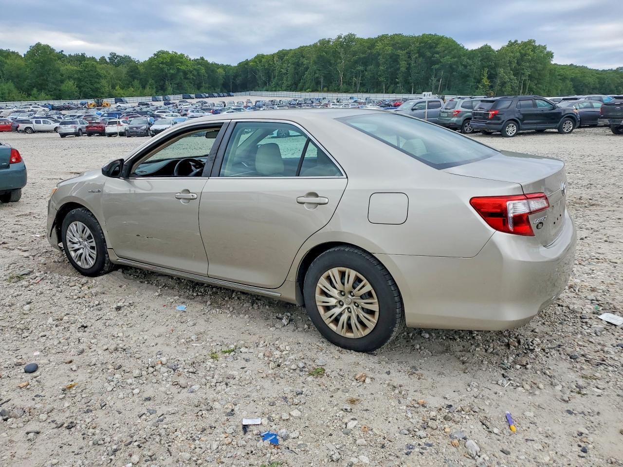 2014 Toyota Camry Hybrid Le - zdjęcie 2