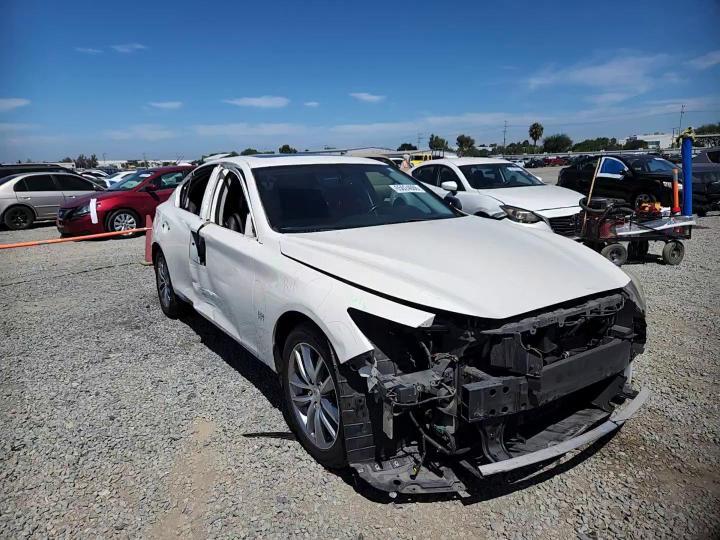 2016 Infiniti Q50 3.0T Premium - zdjęcie 14