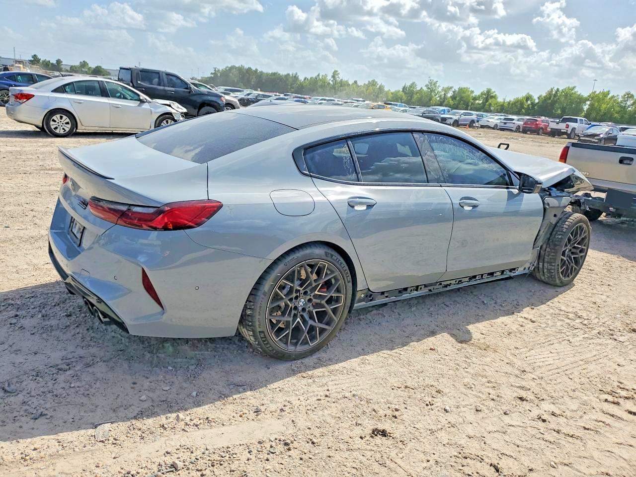 2025 BMW M8 - zdjęcie 3