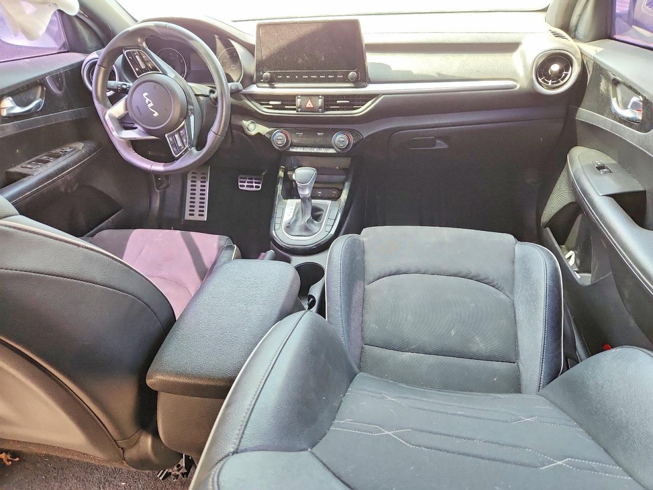2022 Kia Forte Gt Line - zdjęcie 8