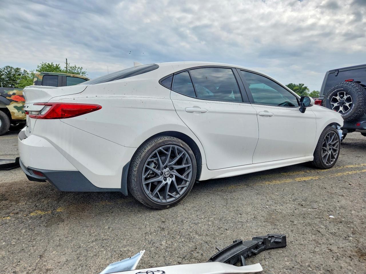 2025 Toyota Camry Se - zdjęcie 3