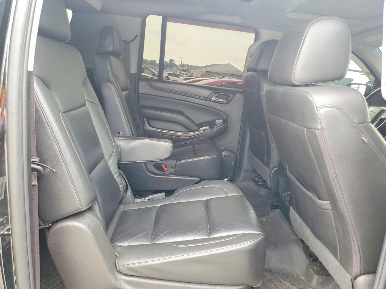 2016 Chevrolet Suburban K1500 Lt - zdjęcie 11