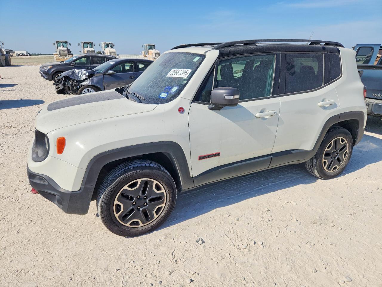 2017 Jeep Renegade Trailhawk - zdjęcie główne