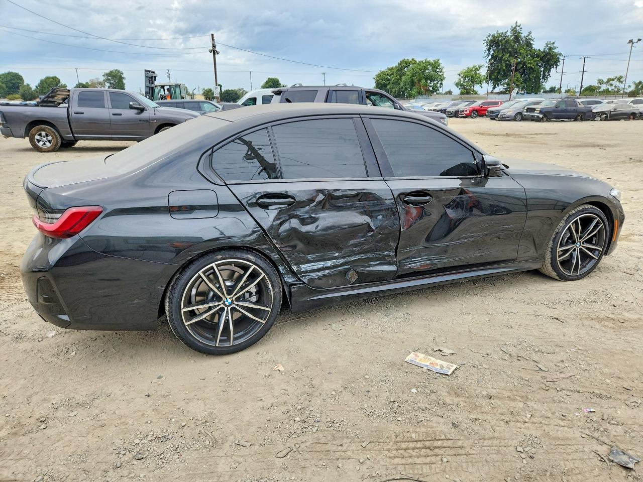 2023 BMW 330I - zdjęcie 3