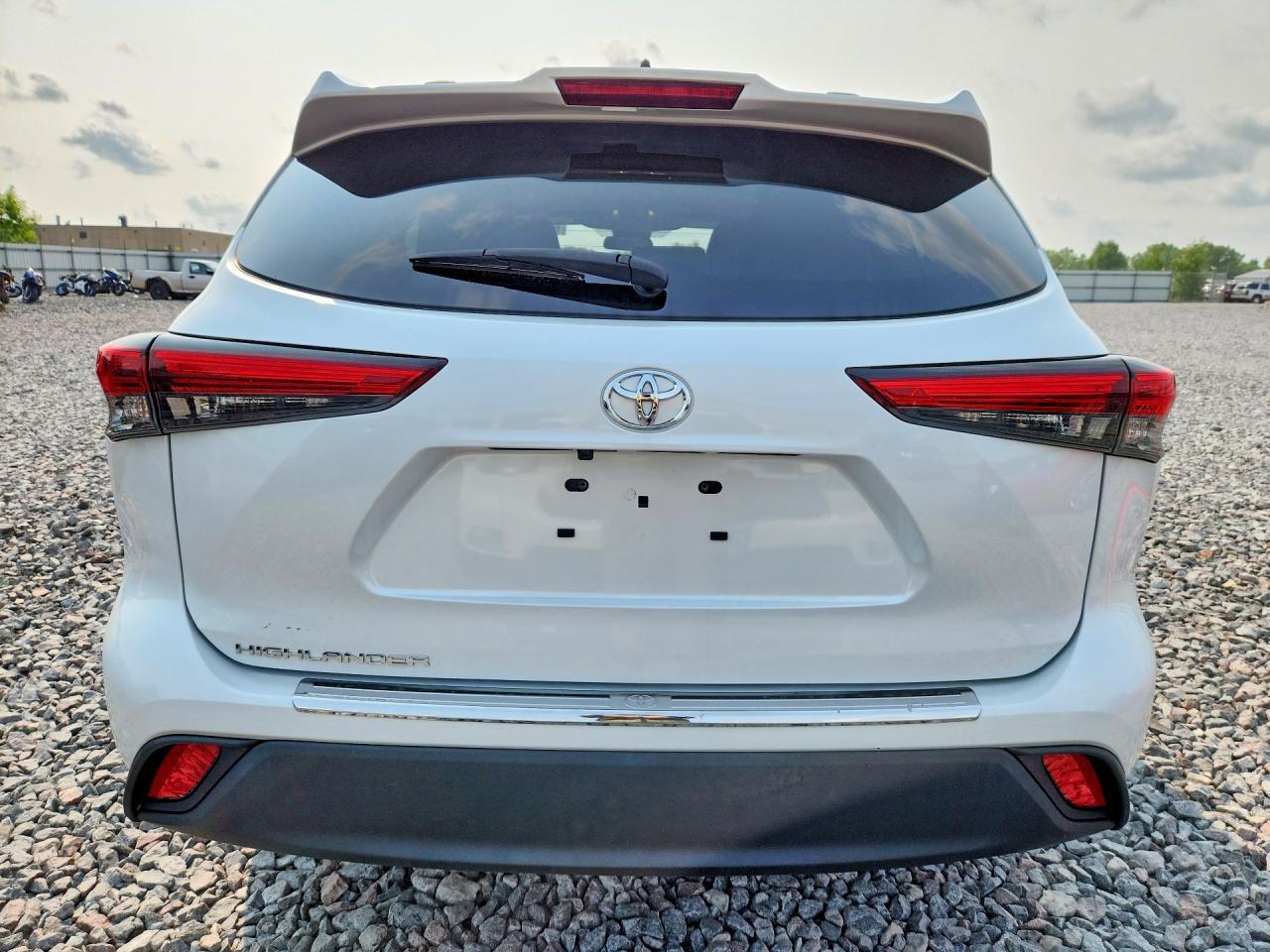2023 Toyota Highlander L - zdjęcie 6