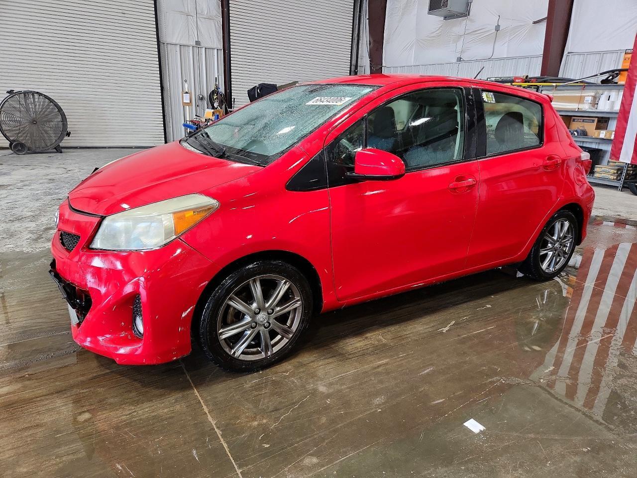 2013 Toyota Yaris 5-Door Se - zdjęcie główne