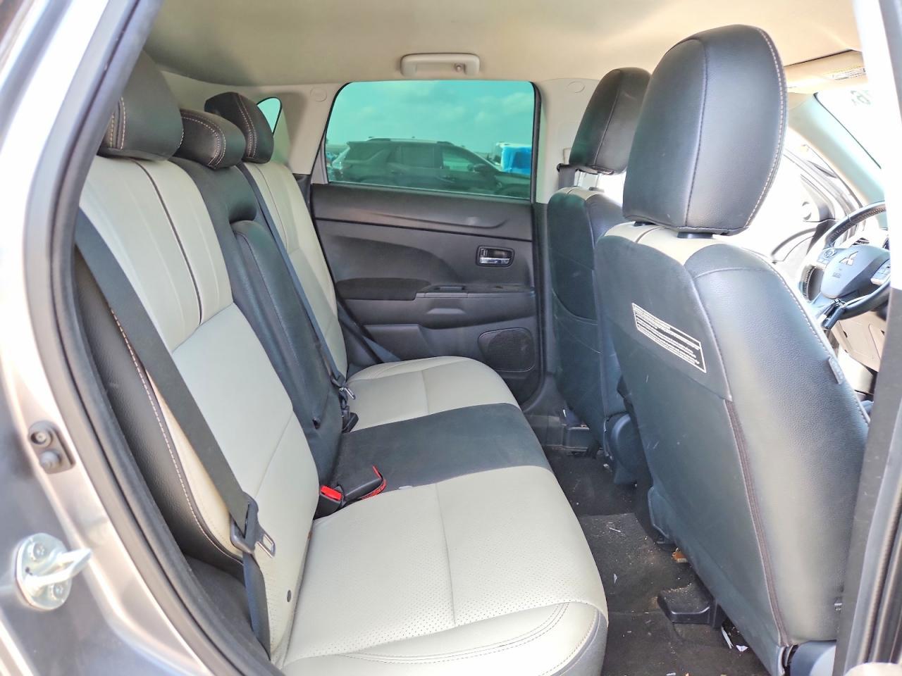 2014 Mitsubishi Outlander Sport Se - zdjęcie 10