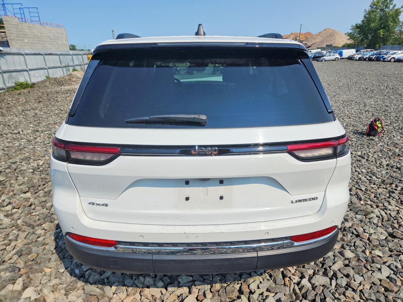 2022 Jeep Grand Cherokee Laredo - zdjęcie 6