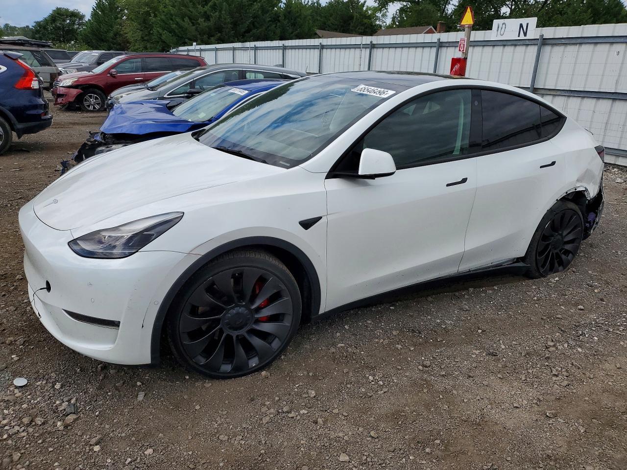 2022 Tesla Model S - zdjęcie główne